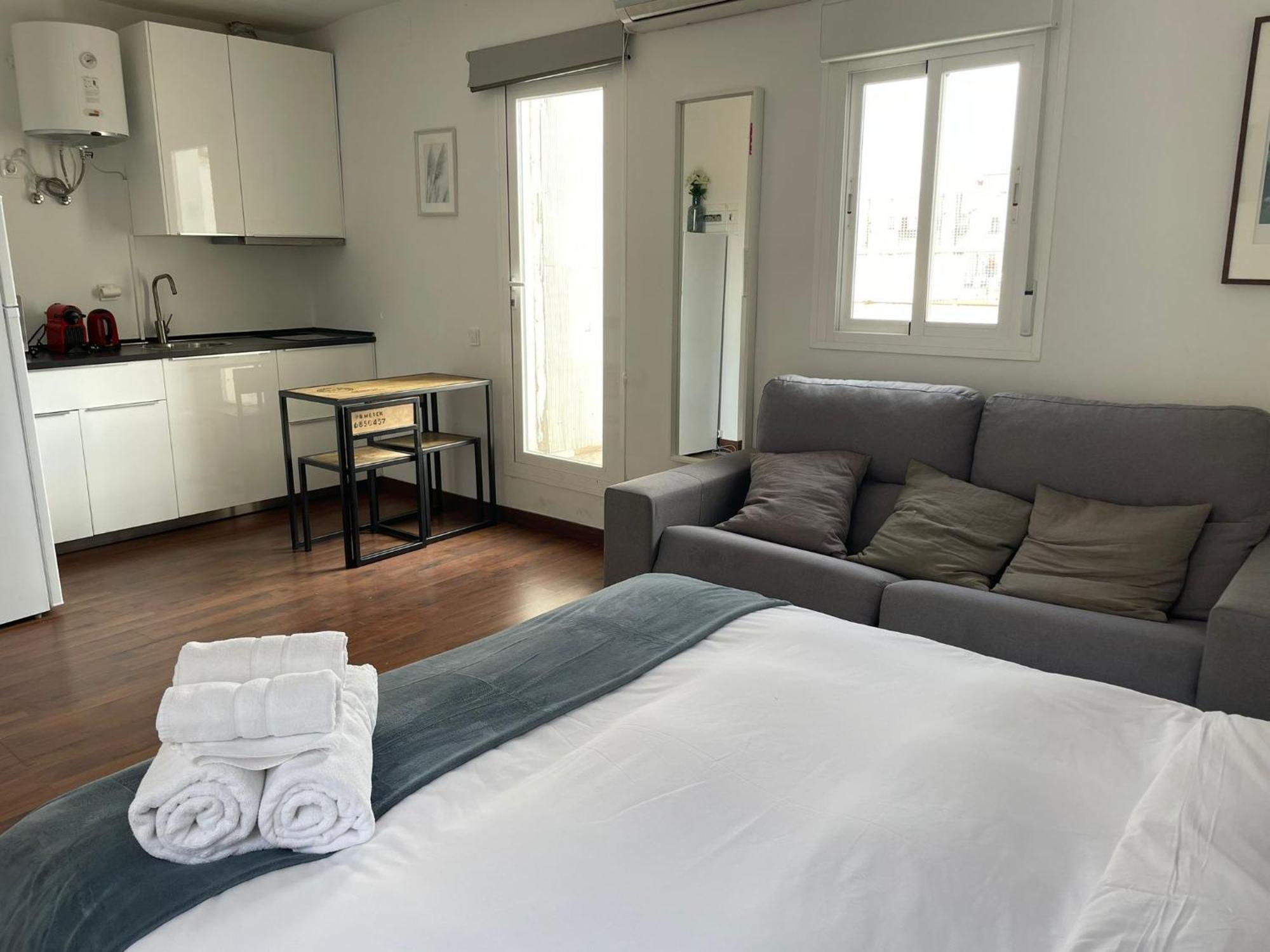 Estudio Con Terraza Ibiza-retiro I Habitación en casa particular *